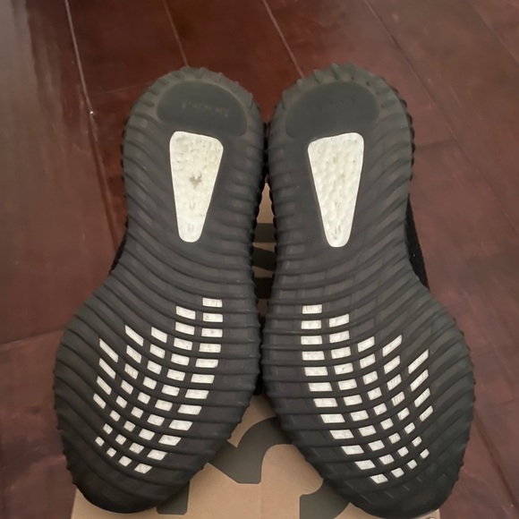 yeezy oreo bottom